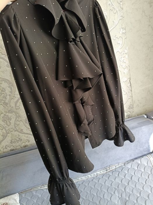 Киім сатамын. Пальто 3000. Сарафан 3000. Кофта 5000