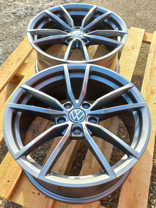 17"Vw Poteria Gunmetal 7.5j et40 Golf Passat Tiguan Touran Caddy Seat Škoda Чисто Нови