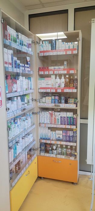 Vand mobilier farmacie