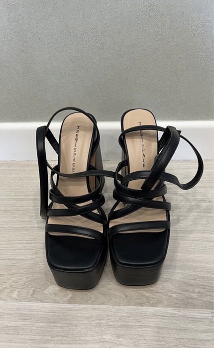 Босожки под Valentino