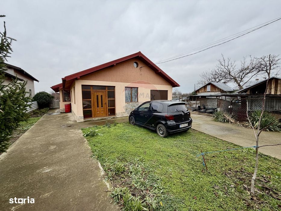 Casă / Vilă cu 4 camere Vanatori