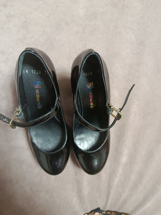 Продам ботильоны лакированные, новые,, 37рр