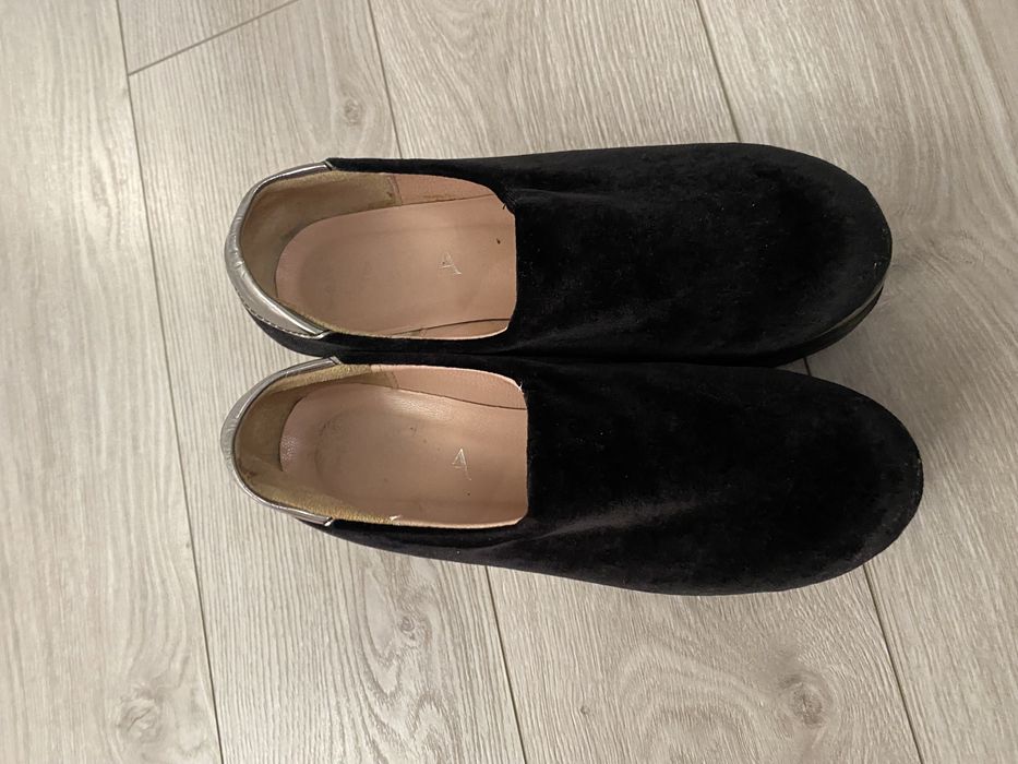 Продам лоферы туфли кроссовки