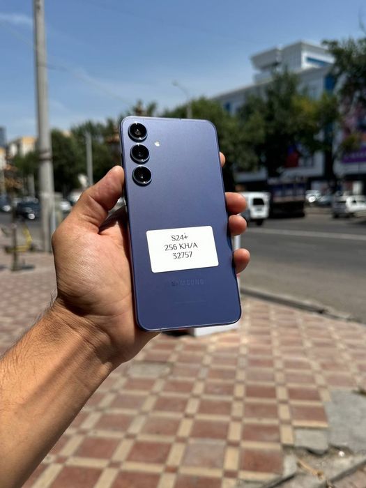 Samsung S24+     .