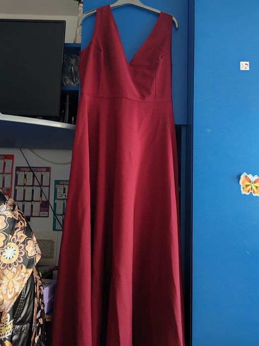 Vând rochițe elegante!