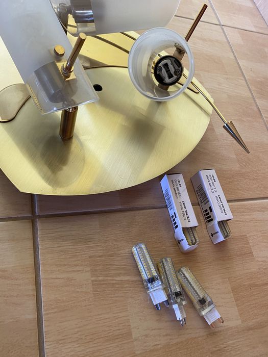 Vand plafoniera cu 3 spoturi de becuri