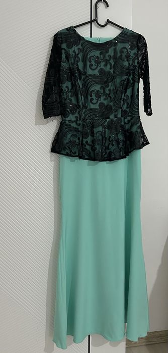 Продам женское платье.