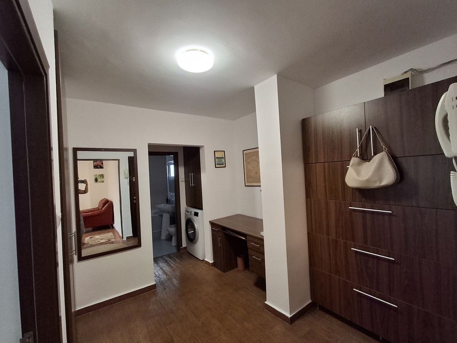 Apart 2 cam Dezrobirii renovat cu loc de parcare
