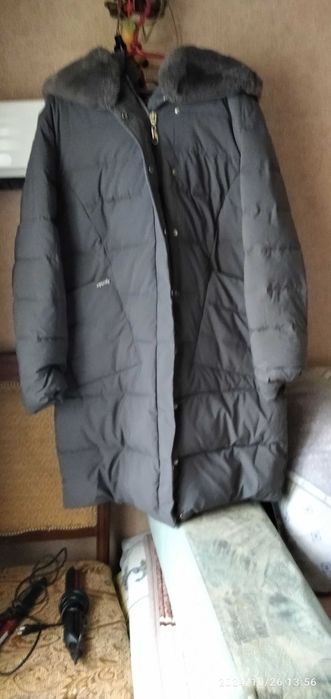 Женский пуховик новый размер 52-54, серо матовый.