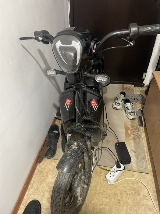 Продам скутер sk8