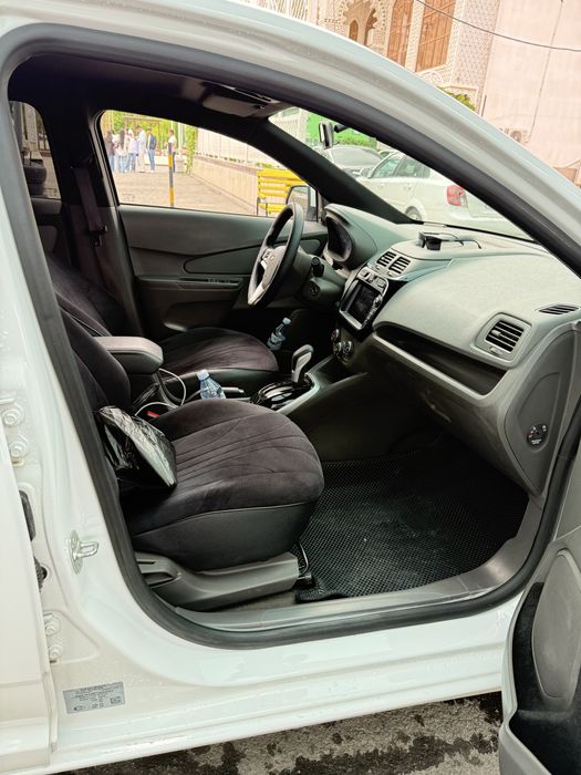 Chevrolet Cobalt 2025 — 4