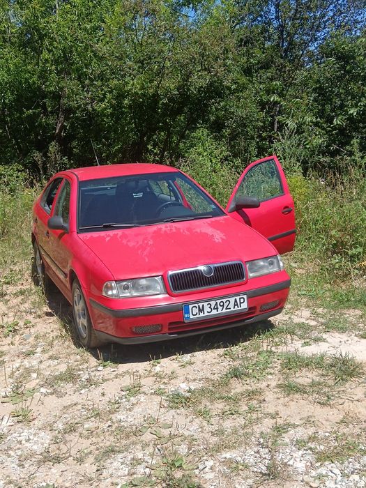 Продавам шкода октавиа