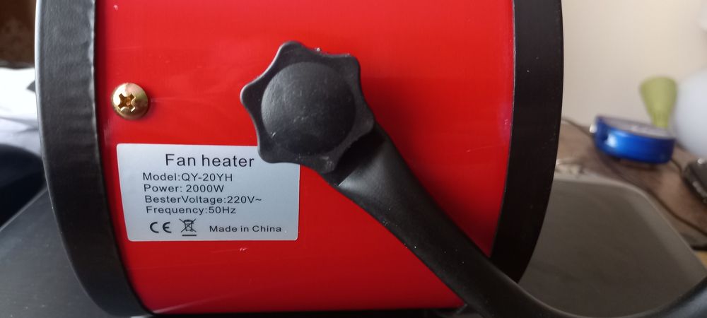 Aeroterma incalzitor 220 v. 2000 wati. Reglabil. Nou!