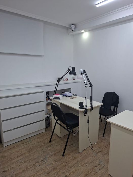 Парикмахерское кресло сдается в аренду