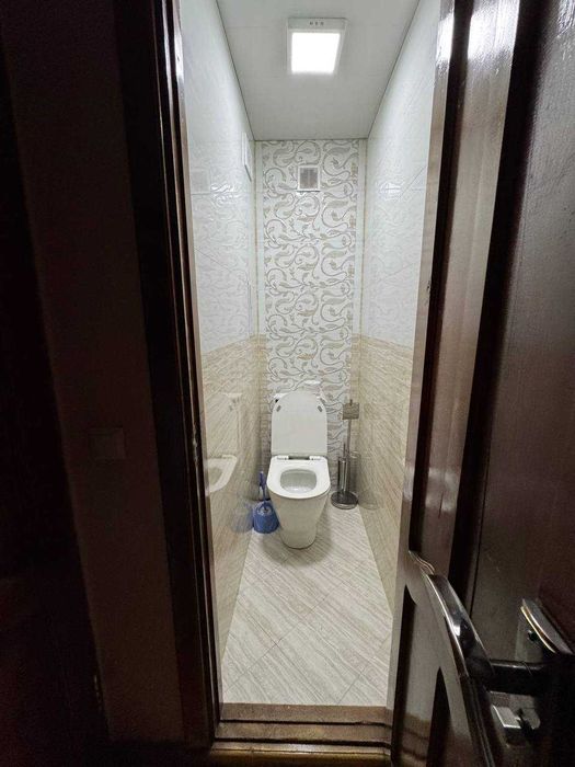 Продается  4 комнатная квартира на первой линии