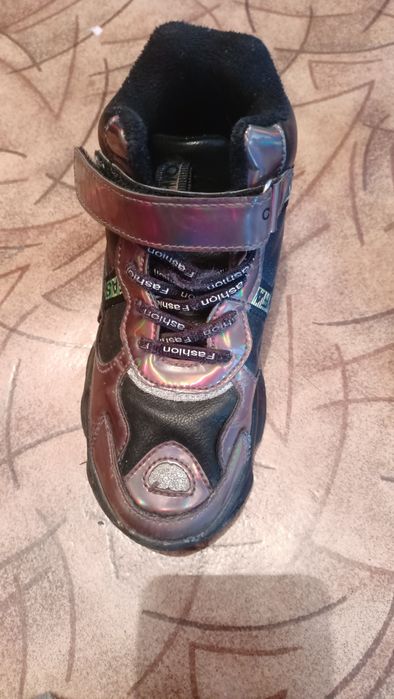 Продам кроссы зима, осень