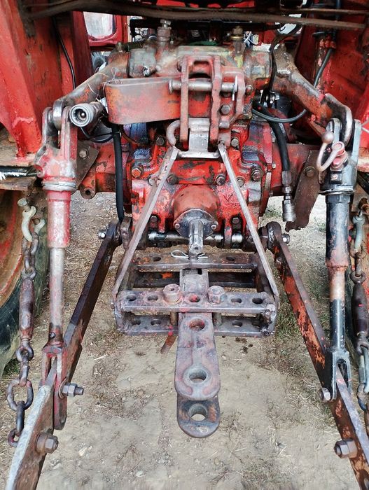 Vând tractor u445
