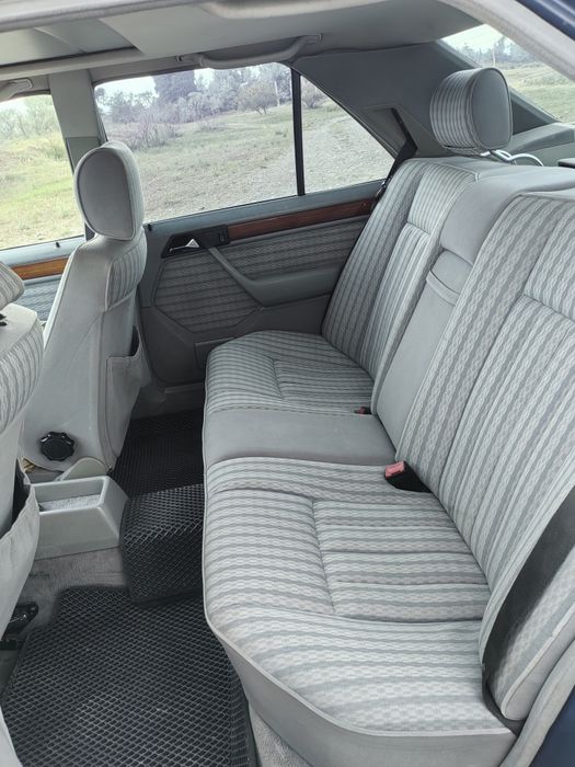 Мерседес  W124 Е260