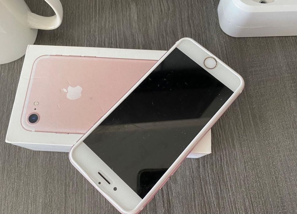 Продам айфон 7 плюс