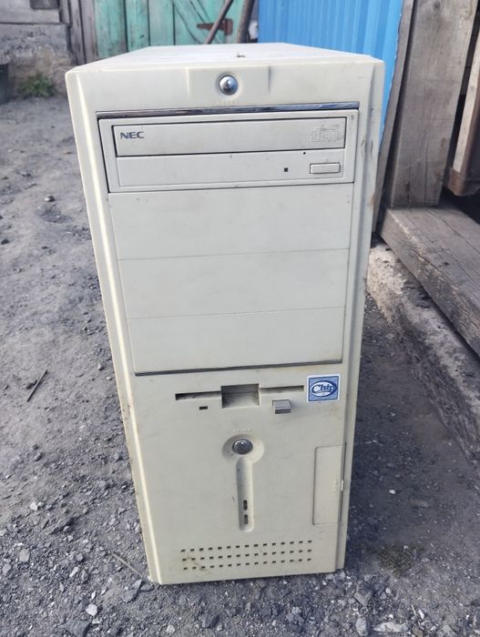 Продаю Системный блок Старый