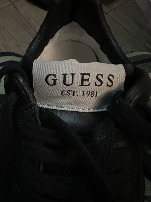 Adidasi negri Guess