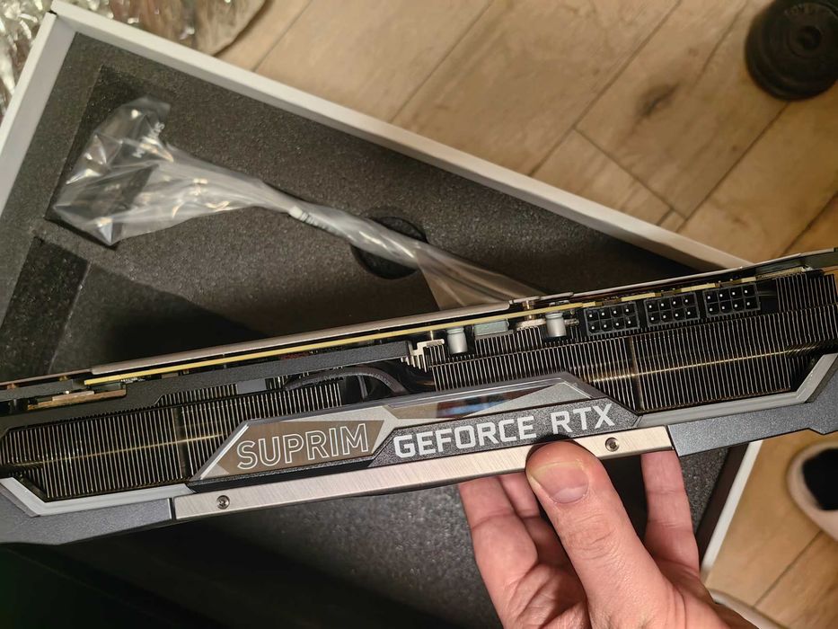 Msi RTX 3090  GAMING X TRIO supreme