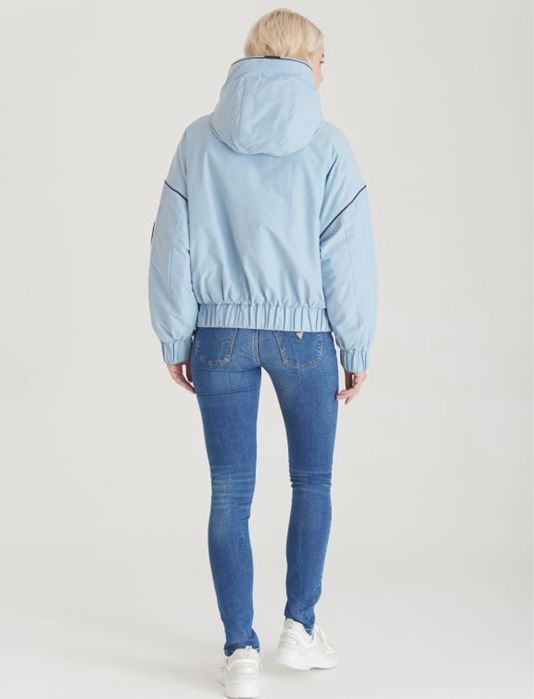 Продам демисезонную куртку