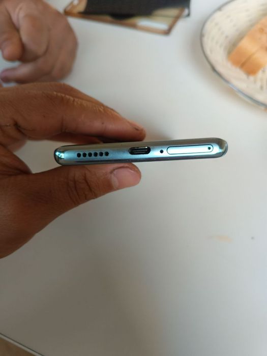 Blackwiew 200pro  12/256 camera 16/108