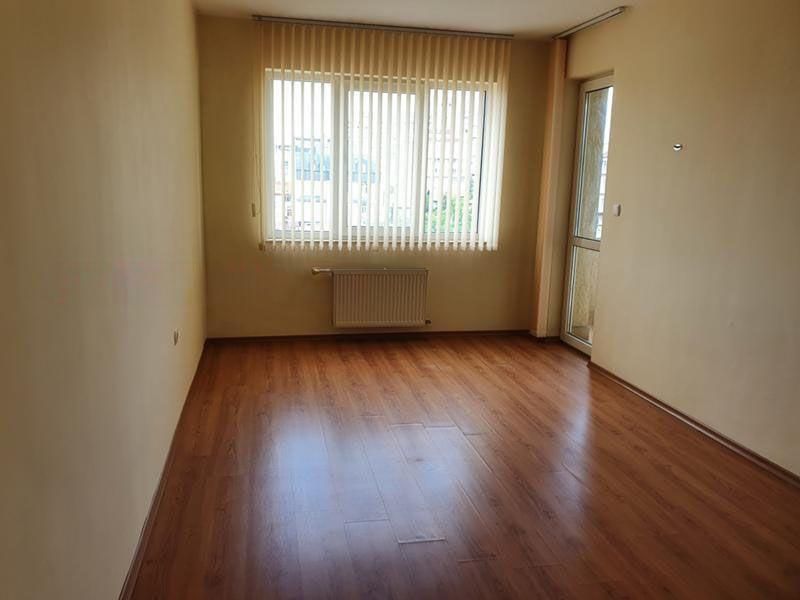 Дава се под наем Двустаен апартамент в София, Надежда 2 - 70 кв.м за 650 € - Снимка #3