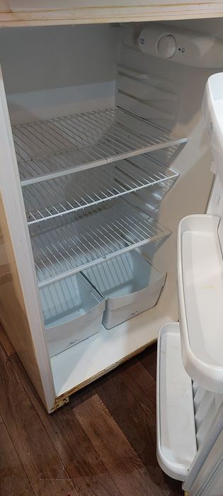 Отдам холодильник.