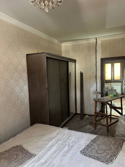 Eski Eshik Spalni Rom Shkaf sotiladi holati yaxshi Chilozor 12-kv