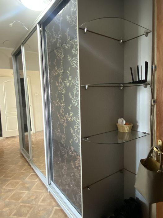 Большой шкаф в хорошем состояние