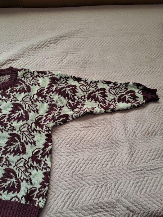 Дамска вълнена блуза ползвана в мбого добро състояние