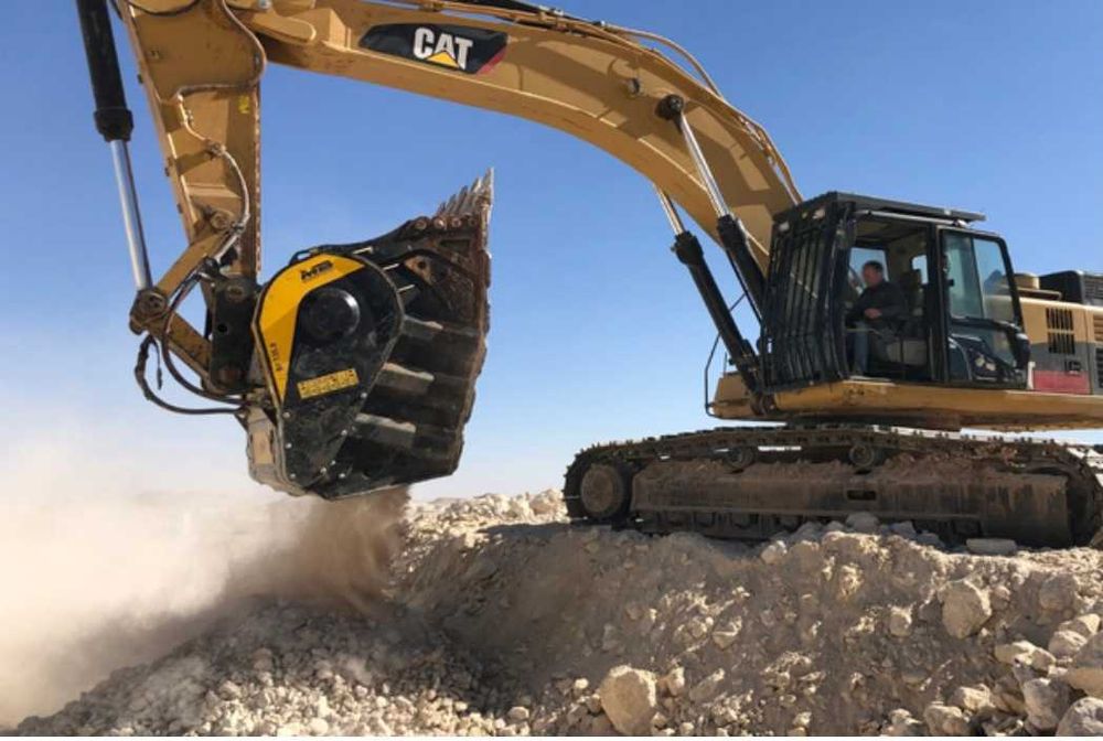 Cupe concasoare MB Crusher BF135.8 pentru excavatoare 43-80 ton