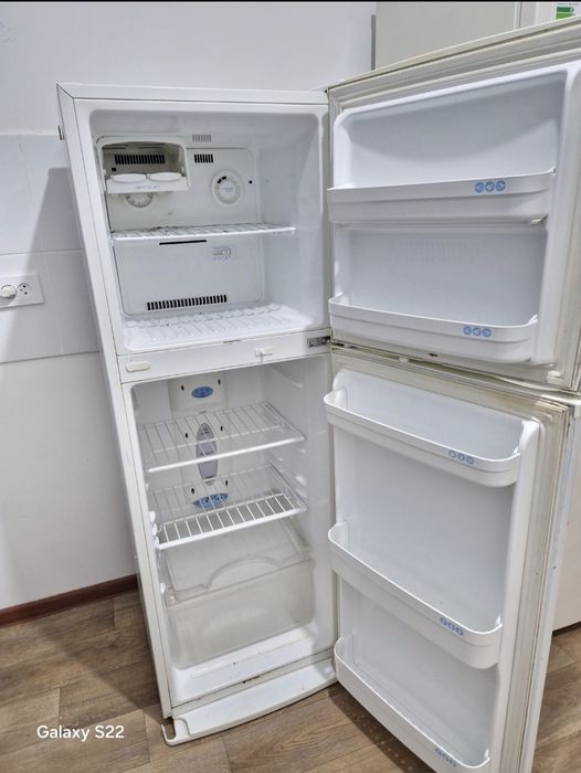 Холодильник.             .