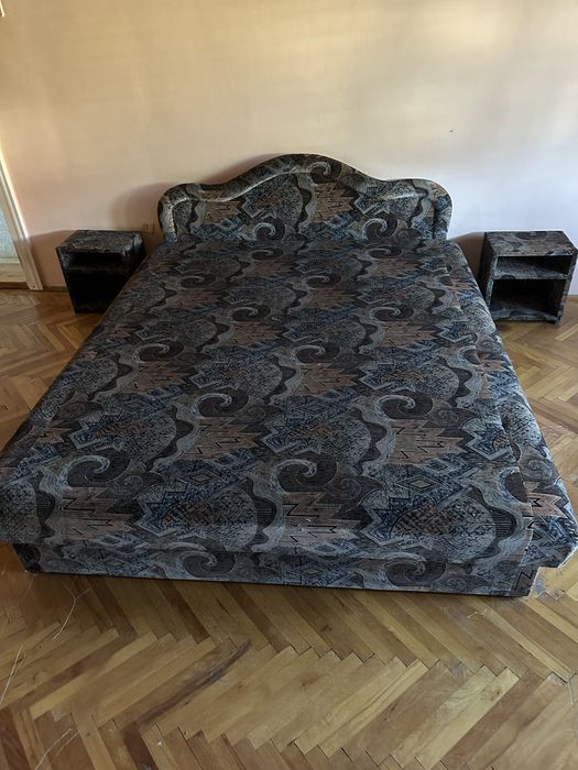 Vand pat tapitat 160x200 cu noptiere