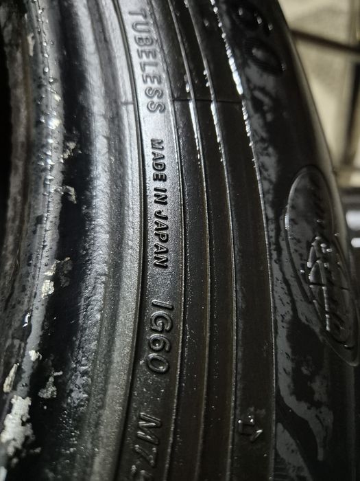 Зимние Шины 215/60R16.