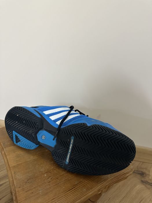 Продам кроссовки для тенниса