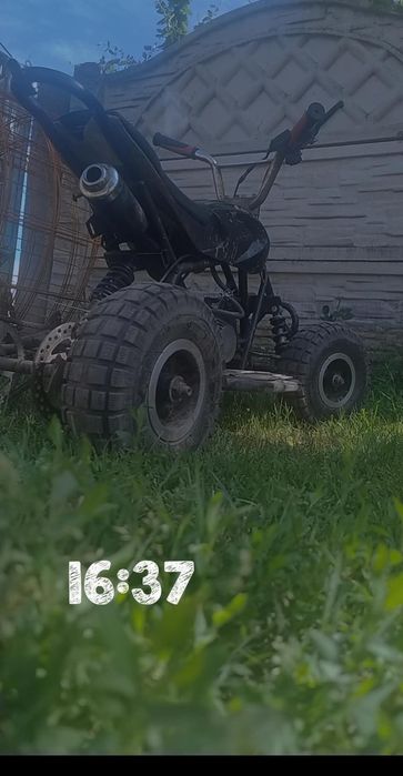 Atv de 49cc de vânzare 2 timpi merge tot trage vitează maximă 50 km\h