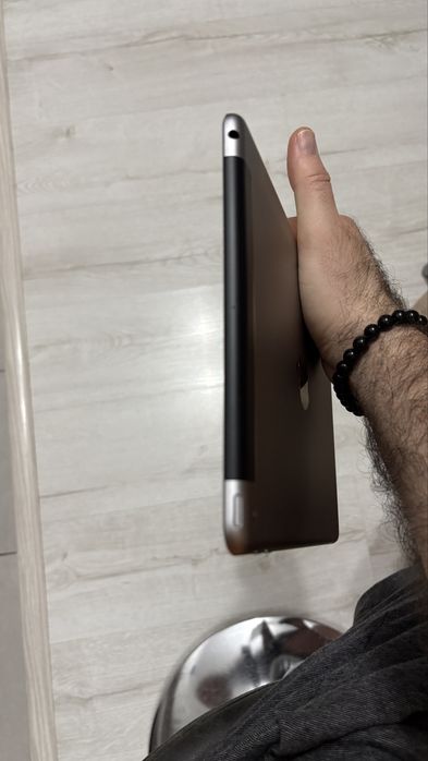 Vand iPad A1954 6th Gen 9,7 32GB WiFi + Cellular