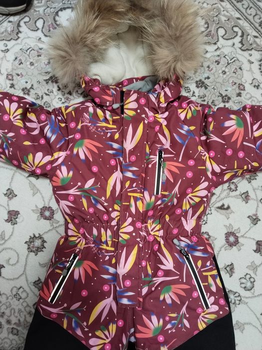 Продам зимние комбинезон,ботинки,куртку