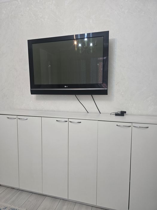 Телевизор LG ( не смарт)