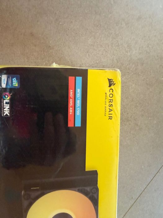 Corsair iCUE Link Titan 360 RX LCD