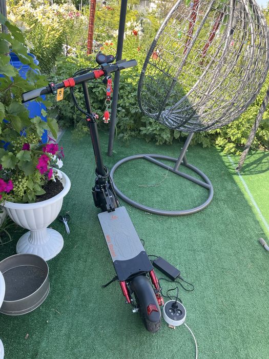 Продам электросамокат kugoo