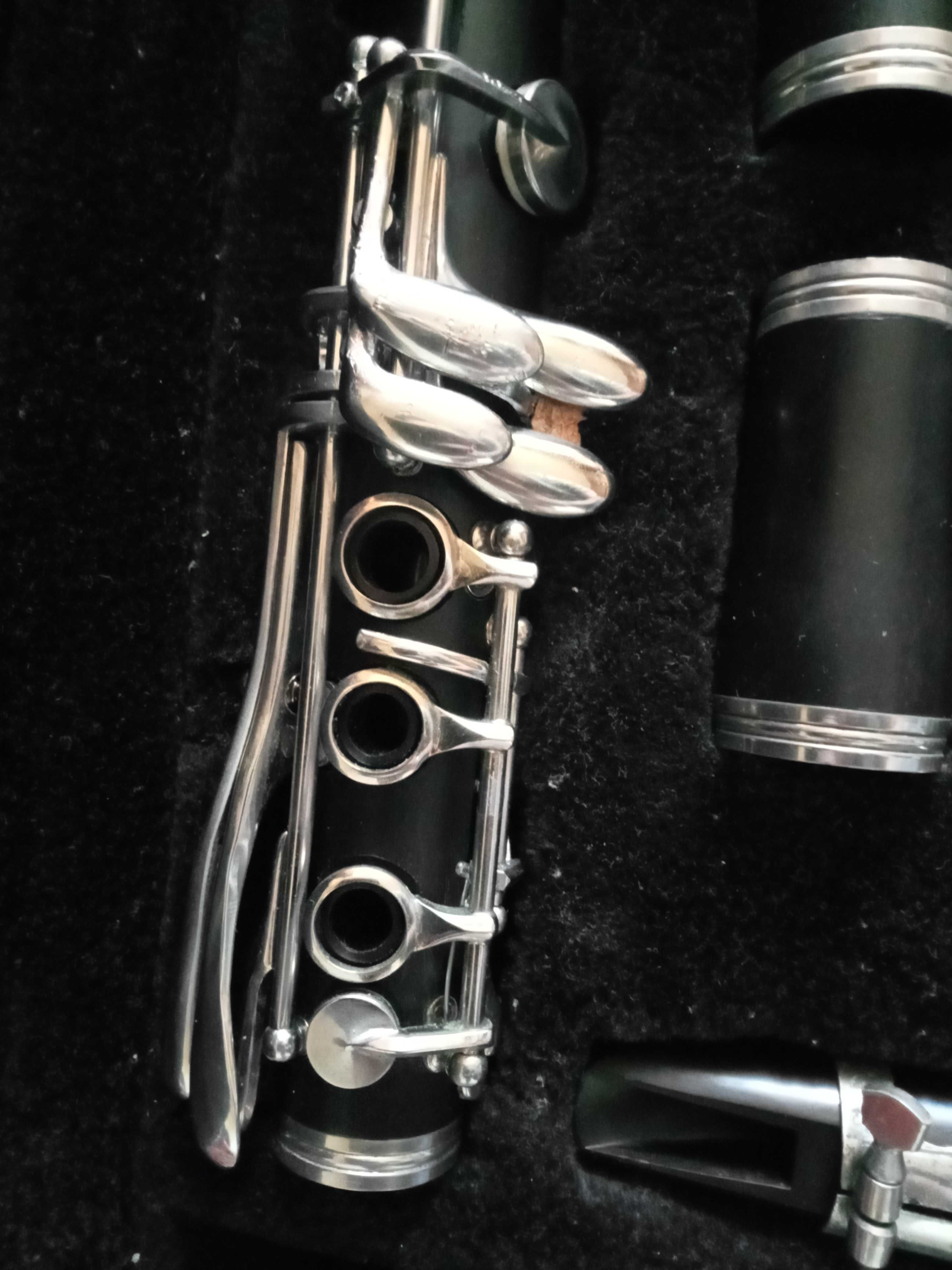 Clarinet Earlham din lemn Roman OLX.ro
