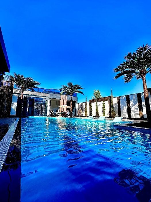 Оила ва Улфатлар учун AMG MERCEDES  18 кишилик