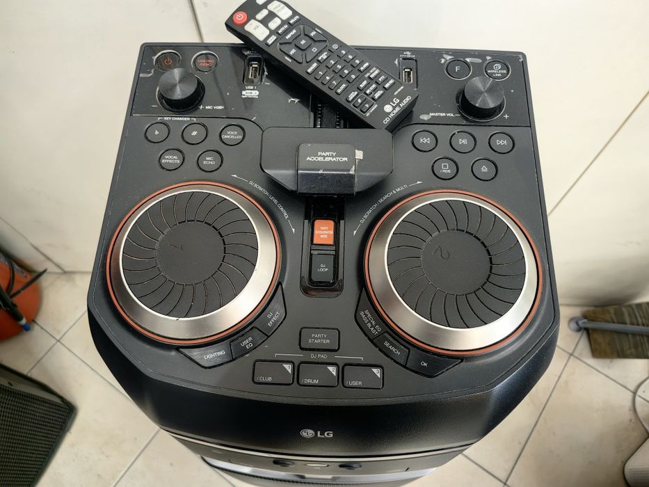ХБ! LG XBOOM OK75 1000W RMS Караоке и DJ ефекти Перфектна