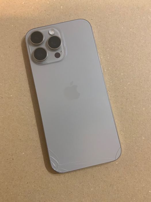 Iphone 16 pro max-1350 лв,или бартер