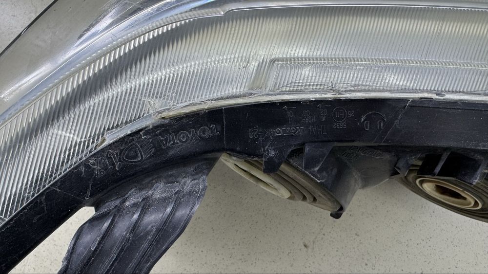 Фара Toyota Fortuner