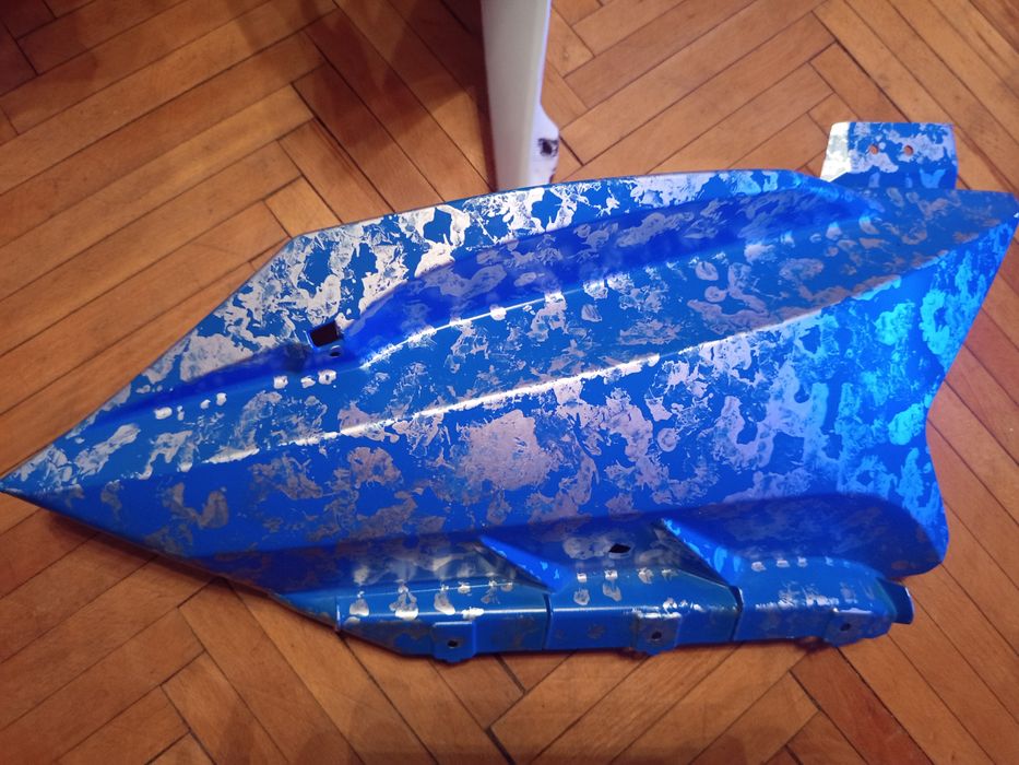 Carenă laterală Yamaha IZF R125